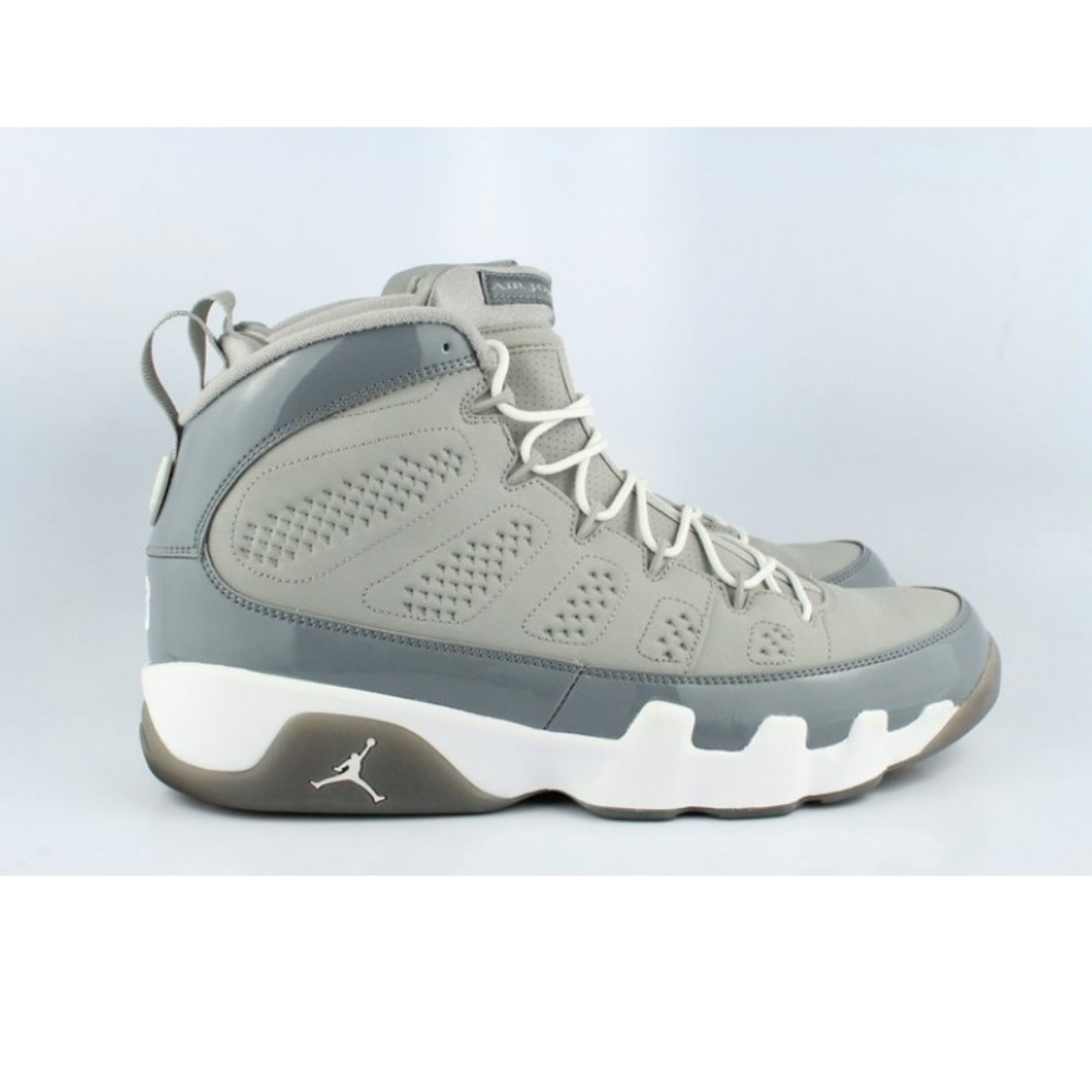 2012 JORDAN RETRO 9 COOL GREY 12 (USED)